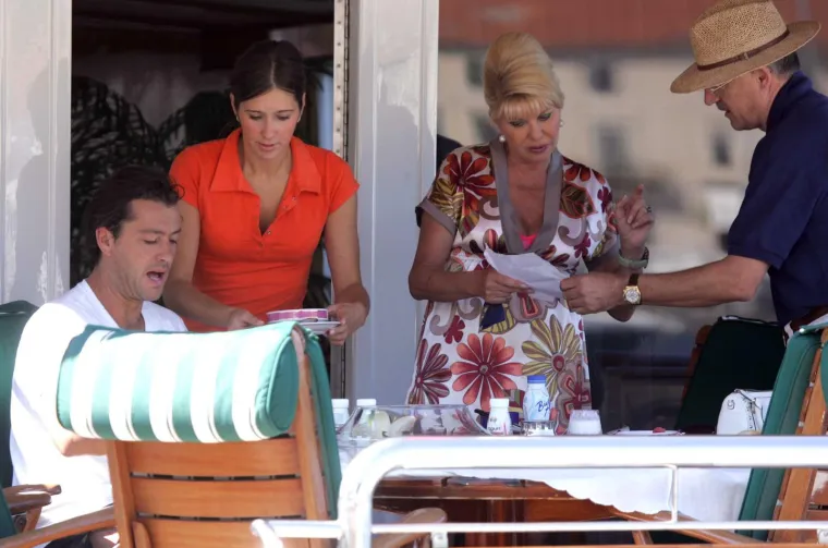 Ivana Trump voljela je luksuzne odmore: Jednom se pojavila s mlađahnim zaručnikom, talijanskim glumcem i modelom; A tu su i fotke iz braka s Trumpom