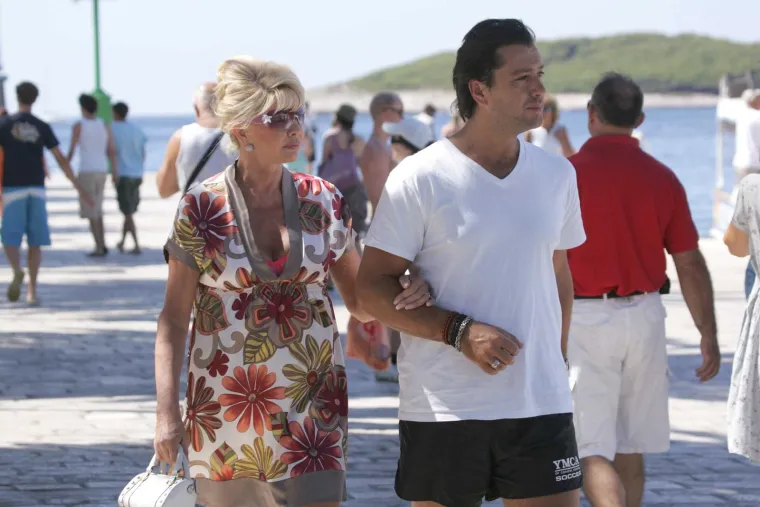 Ivana Trump voljela je luksuzne odmore: Jednom se pojavila s mlađahnim zaručnikom, talijanskim glumcem i modelom; A tu su i fotke iz braka s Trumpom