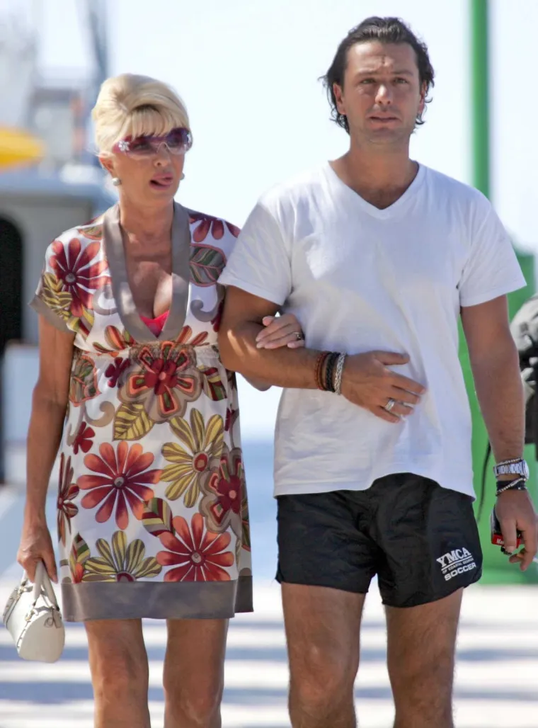 Ivana Trump voljela je luksuzne odmore: Jednom se pojavila s mlađahnim zaručnikom, talijanskim glumcem i modelom; A tu su i fotke iz braka s Trumpom