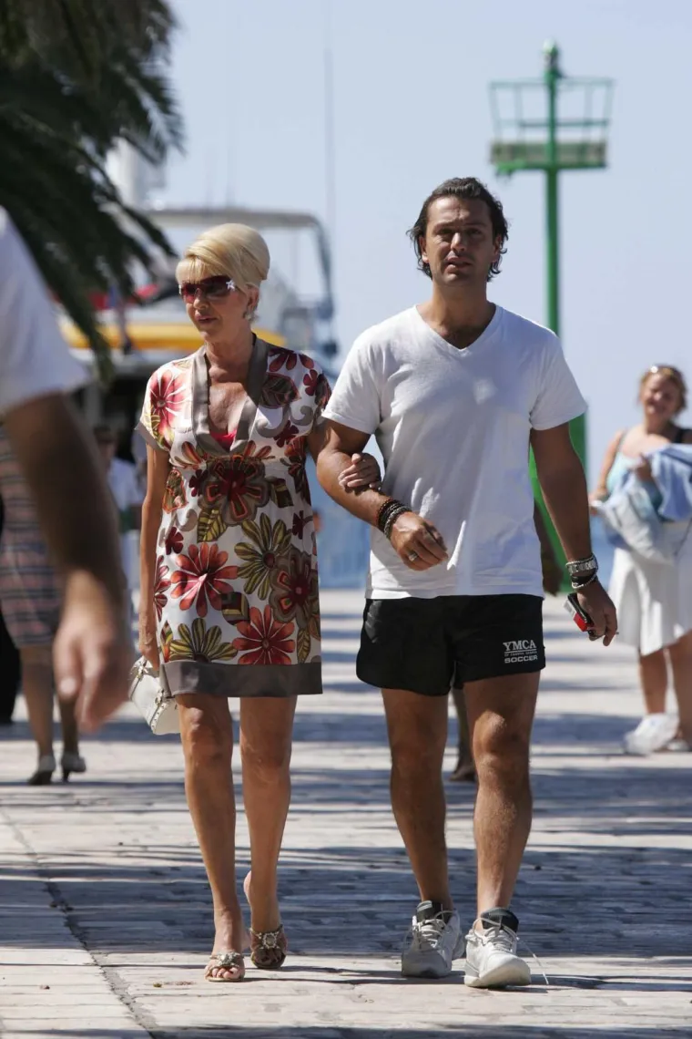 Ivana Trump voljela je luksuzne odmore: Jednom se pojavila s mlađahnim zaručnikom, talijanskim glumcem i modelom; A tu su i fotke iz braka s Trumpom