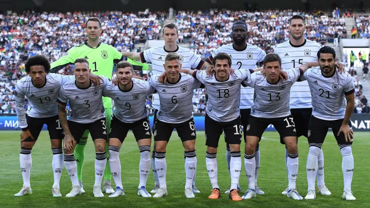 Njemačka (86 posto uspješnosti) - Jaku glavu Nijemci imaju. Nije bez razloga Lineker rekao da je nogomet igra u kojoj igraju 22 igrača jednom loptom, a uvijek pobjeđuju Nijemci. Naime, njemačka je reprezentacija na velikim natjecanjima od sedam susreta koji su rješavani na ovaj način samo jednom poraženi i to protiv Čehoslovačke u finalu Eura kada je Panenka prebacio Maiera. Ukupan omjer 6:1. 