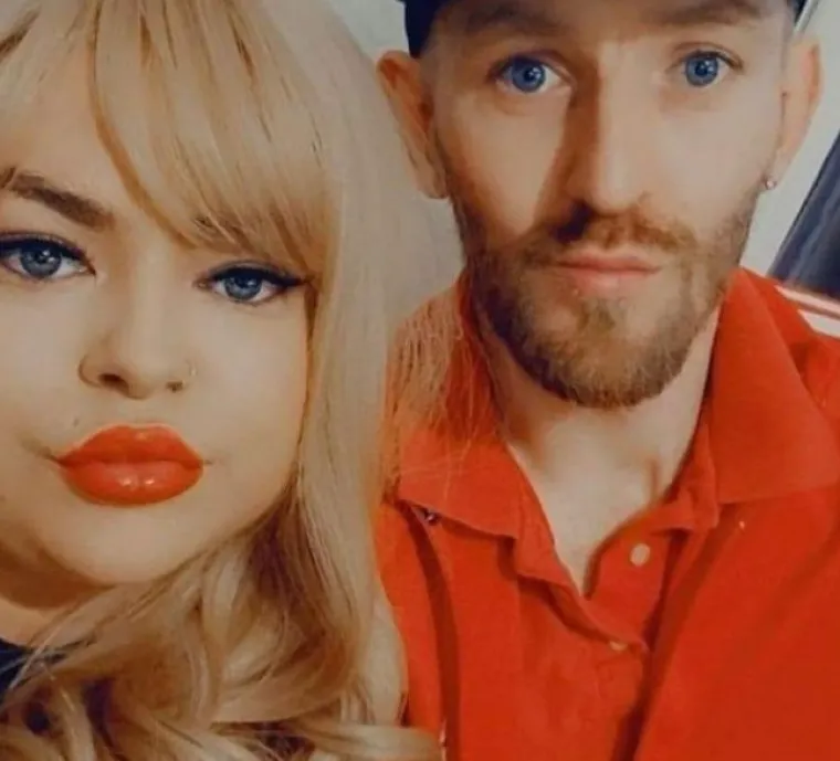 Priključili su se popularnoj društvenom mreži OnlyFans te počeli izvoditi vratolomije u svojoj spavaćoj sobi. 