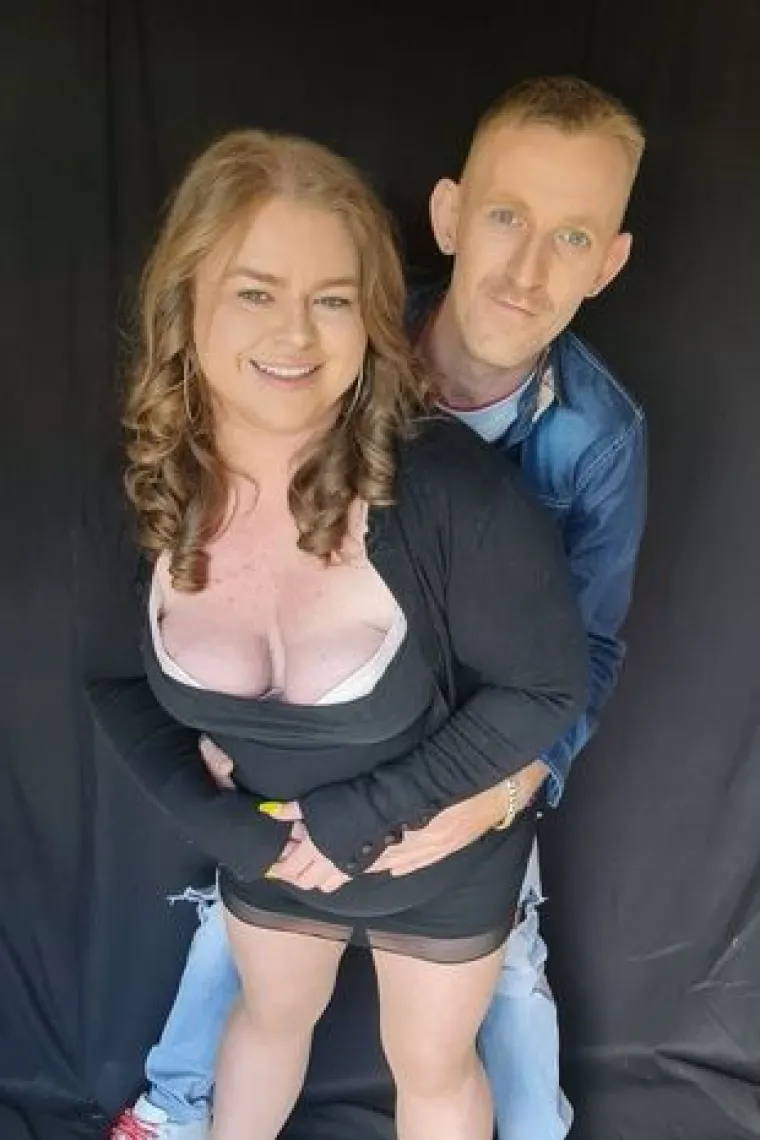 &quot;Dobili smo veoma mnogo negativnih komentara. Ljudima je čudno što se bavimo pornografijom budući da smo bračni par. Moja mama je naš posao označila kao vid prostitucije&quot;, požalila se Terri. 