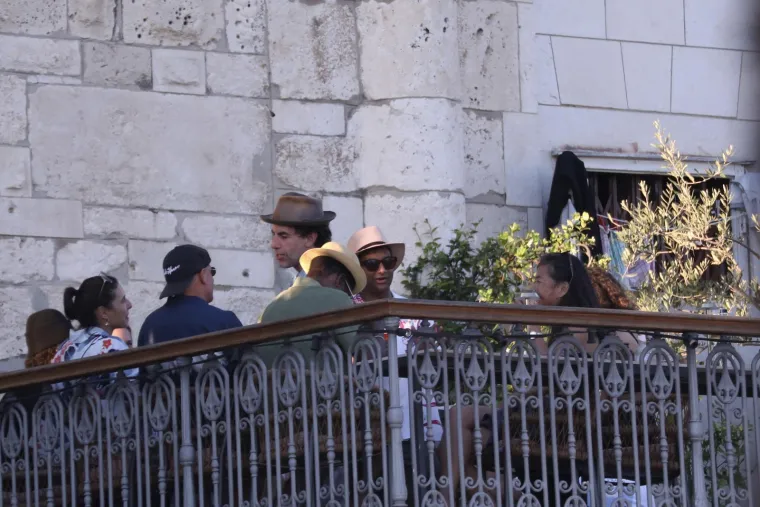 Pogledajte kako Chris Rock, Lake Bell, Woody Harrelson, Sacha Baron Cohen i ostala ekipa uživa u 'najluđem gradu na svitu'