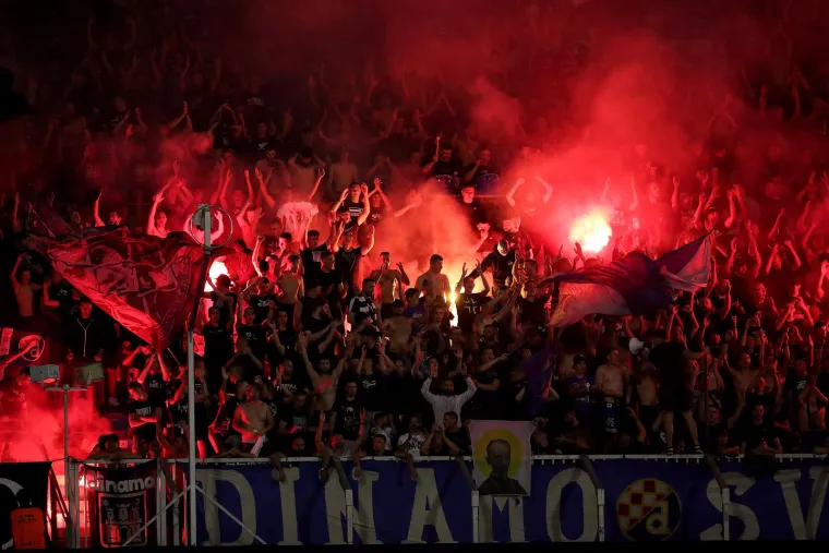 Jao, bit će kazna, ali nema veze. Pogledajte kakvu su brutalnu atmosferu napravili Boysi na otvaranju HNL-a