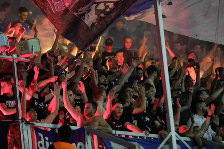 Jao, bit će kazna, ali nema veze. Pogledajte kakvu su brutalnu atmosferu napravili Boysi na otvaranju HNL-a