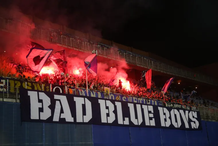 Jao, bit će kazna, ali nema veze. Pogledajte kakvu su brutalnu atmosferu napravili Boysi na otvaranju HNL-a