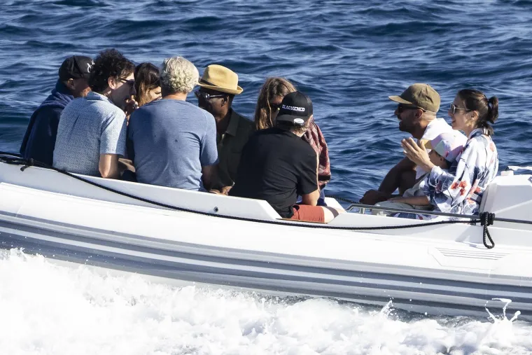 Chris Rock, Woody Harrelson, Jessica Miller, Lake Bell, Laura Louie, Sacha Baron Cohen