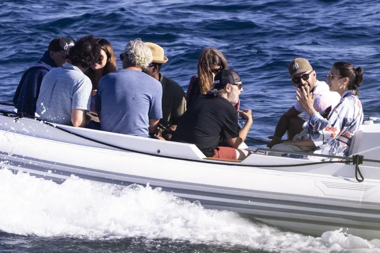 Chris Rock, Woody Harrelson, Jessica Miller, Lake Bell, Laura Louie