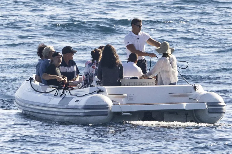 Chris Rock, Woody Harrelson, Jessica Miller, Lake Bell, Laura Louie