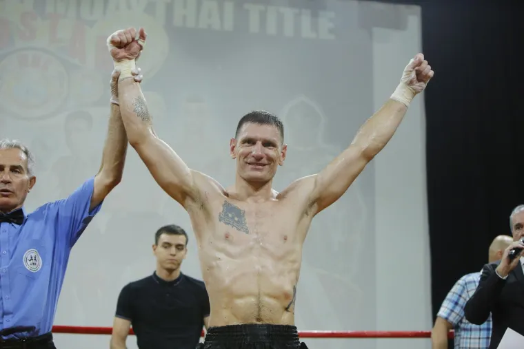 Osječanin Ivan Horvat novi je prvak Europe u tajlandskom boksu! Iznenadit će vas tko se pojavio na meču
