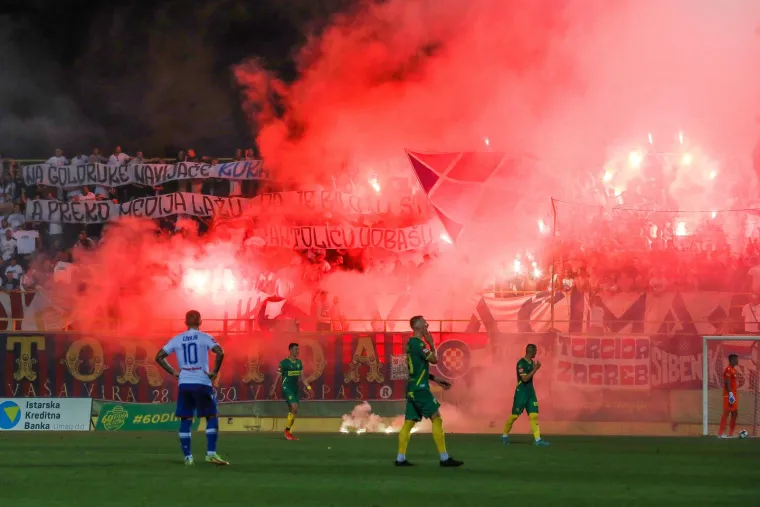 Torcida brutalno izvrijeđala čelnog čovjeka Dinama. Jeste li vidjeli kakav su natpis razvili i što su mu skandirali?