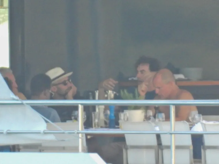 Sasha Baron Cohen i Woody Harrelson