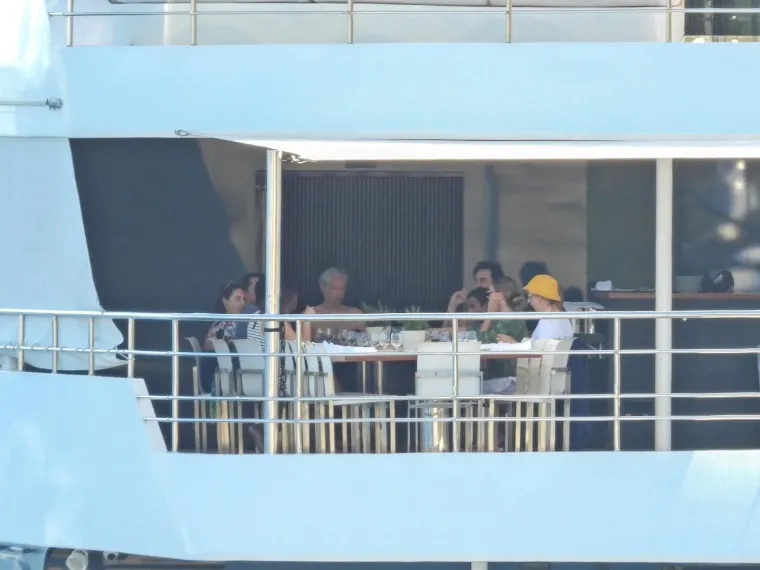 Sasha Baron Cohen i Woody Harrelson