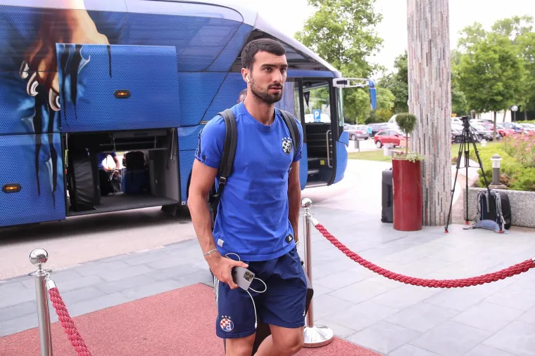 9. Mjesto: Mahir Emreli (106 tisuća pratitelja) - Emreli je reprezentativac Azerbajdžana u kojem je prava zvijezda. To potvrđuje činjenica da dosta njegovih pratitelja prati Dinamo &scaron;to se može vidjeti po komentarima.