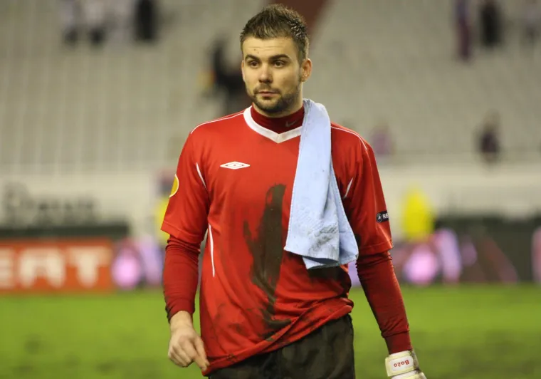 2. mjesto : Božidar Rado&scaron;ević  (843 tisuću pratitelja) - Dijete Hajduka koje je iz splitskog kluba oti&scaron;lo na mala vrata, godinama je gradio karijeru i stvarao ime u iranskom Persepolisu te je s vremenom postao prava zvijeza &scaron;to pokazuje i njegov broj pratitelja na Instagramu