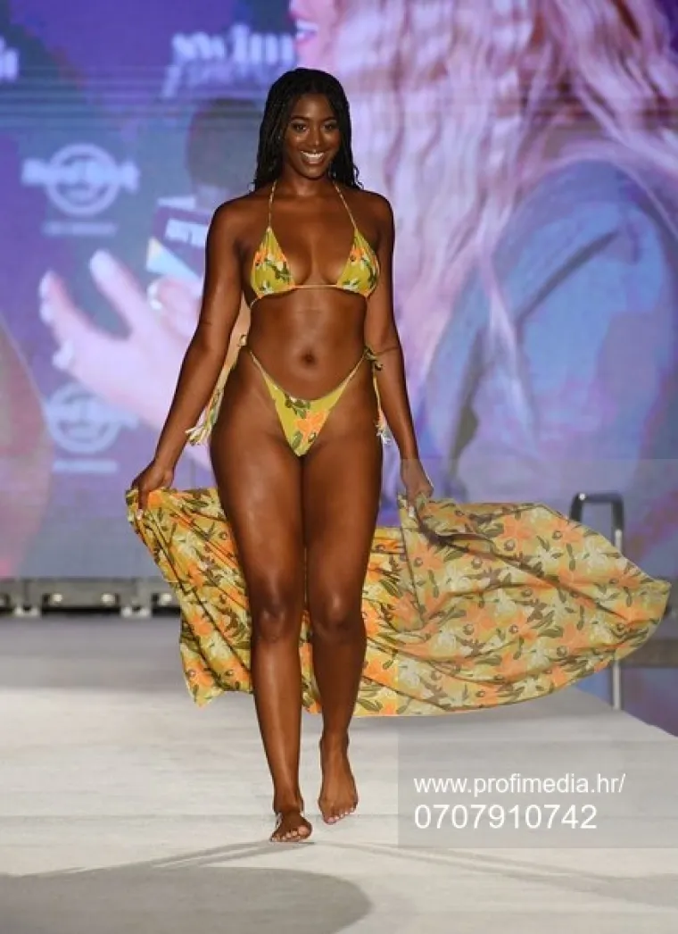 Rapsodija prelijepih golišavih ženskih tijela. Sports Illustrated održao modnu reviju kupaćih kostima koja ostavlja bez daha