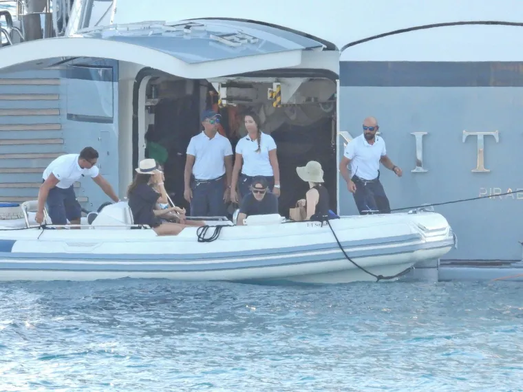 Pogledajte kako iznutra izgleda superjahta na kojoj holivudska krema plovi Jadranom: A kad čujete koliko plaćaju najam...