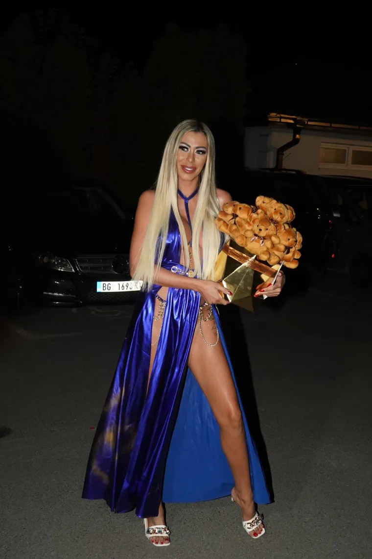 Rođendanski tulum Tijane Ajfon.