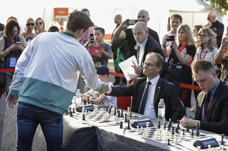 Plenković zaigrao &scaron;ah protiv svjetskog prvaka Carlsena: Pogledajte kako je to izgledalo