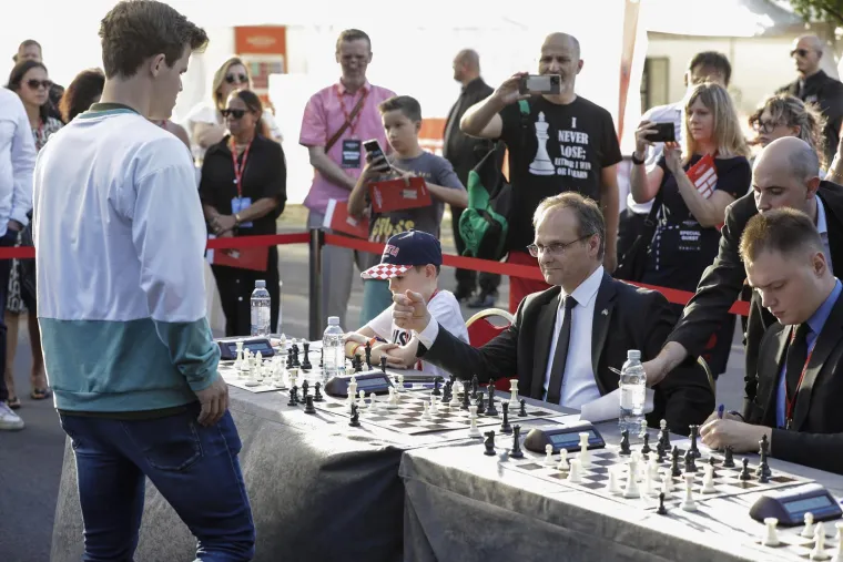 Plenković zaigrao &scaron;ah protiv svjetskog prvaka Carlsena: Pogledajte kako je to izgledalo