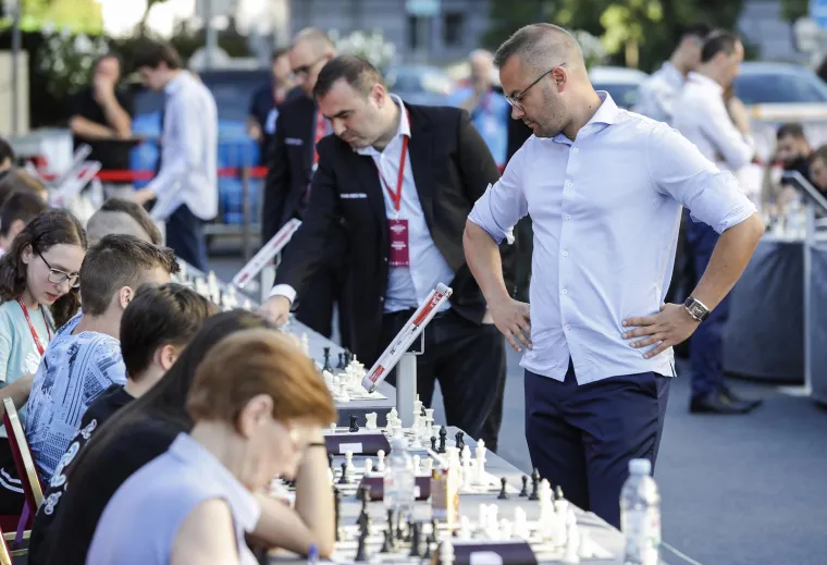 Plenković zaigrao &scaron;ah protiv svjetskog prvaka Carlsena: Pogledajte kako je to izgledalo