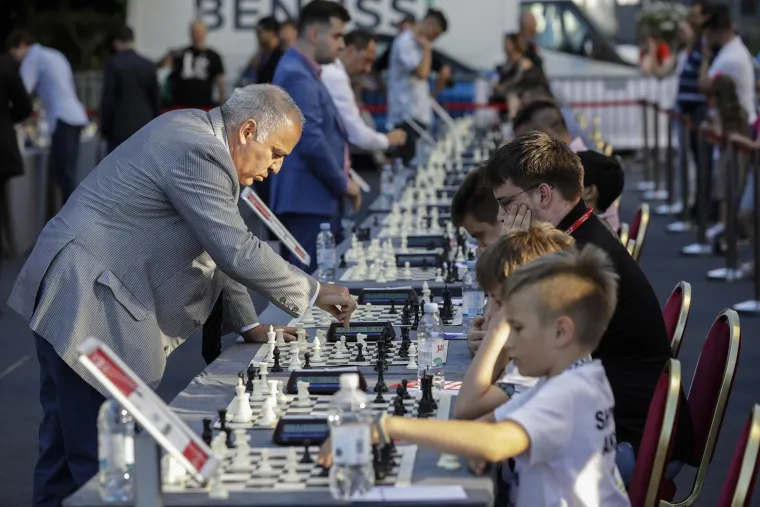 Plenković zaigrao &scaron;ah protiv svjetskog prvaka Carlsena: Pogledajte kako je to izgledalo