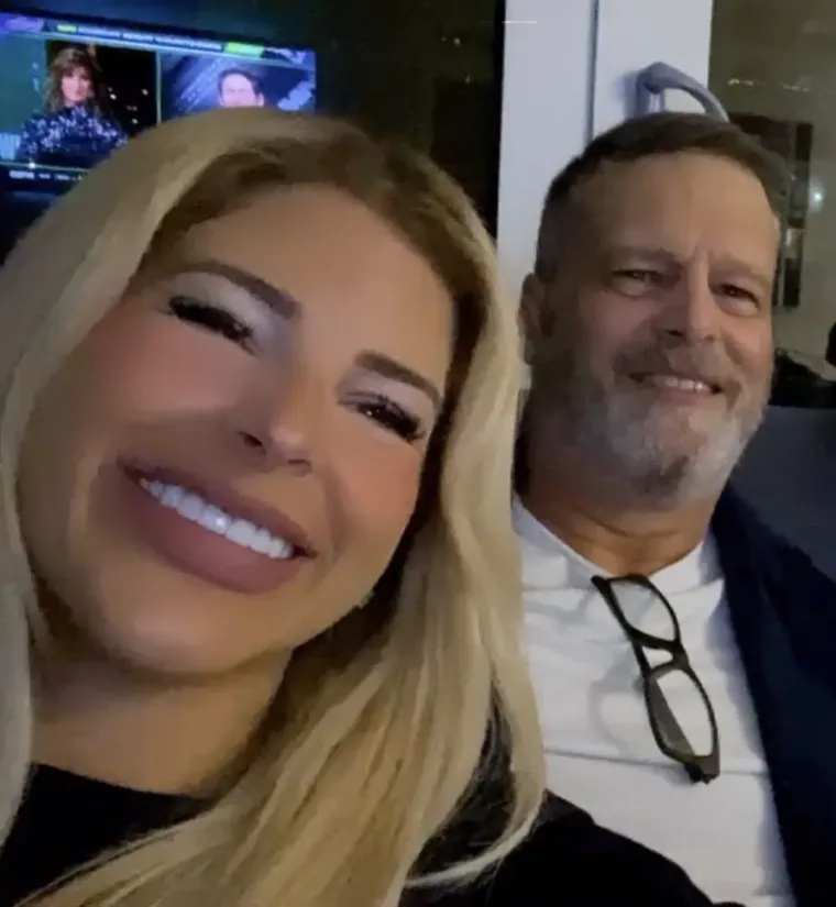 Bujna medicinska sestra u te&scaron;koj životnoj situaciji: 'Kupite moje gole slike, hitno trebam lovu, tata mi umire!'