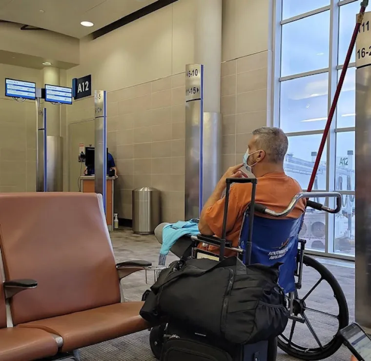 Bujna medicinska sestra u te&scaron;koj životnoj situaciji: 'Kupite moje gole slike, hitno trebam lovu, tata mi umire!'