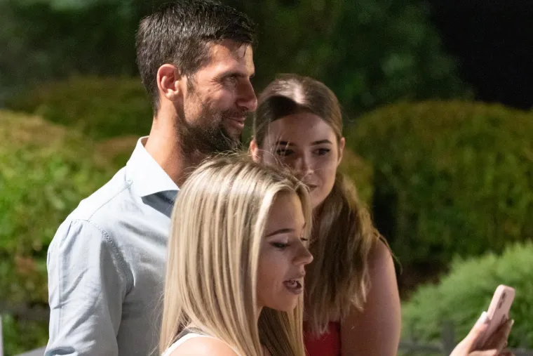 Neviđena euforija oko sedmog tenisača svijeta: Novak Đoković se pojavio u Dubrovniku, svi se htjeli slikati s njim