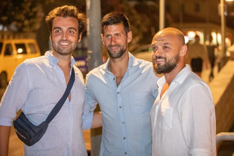 Neviđena euforija oko sedmog tenisača svijeta: Novak Đoković se pojavio u Dubrovniku, svi se htjeli slikati s njim