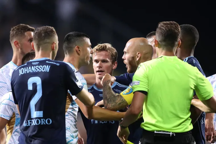 Možda niste vidjeli u TV prijenosu. Pogledajte žestoki sukob igrača Rijeke i Djurgardena, bilo je dosta napeto
