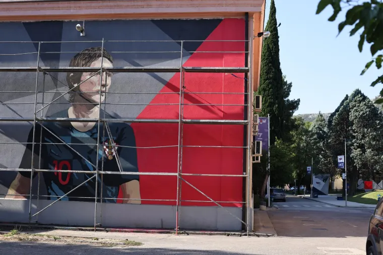 Luka Modrić dobio prekrasan mural. Izradili ga studenti likovnih umjetnosti, a pogledajte u kojem se gradu nalazi