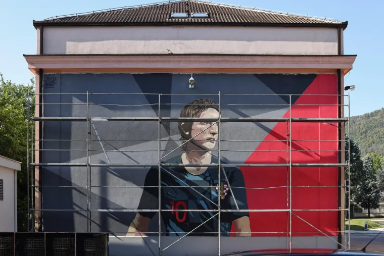 Luka Modrić dobio prekrasan mural. Izradili ga studenti likovnih umjetnosti, a pogledajte u kojem se gradu nalazi