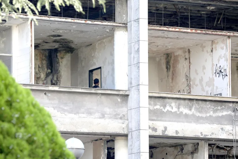 Migranti naselili ruševnu zgradu u centru Zagreba: Ugrožavaju vlastite živote spavajući u opasnom ruglu