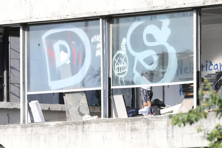 Migranti naselili ruševnu zgradu u centru Zagreba: Ugrožavaju vlastite živote spavajući u opasnom ruglu