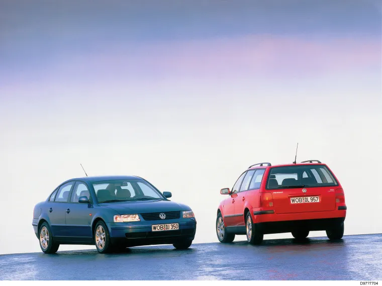 Potpuno novi Passat, temeljen na platformi Volkswagen grupe B5, lansiran je u veljači 1997. Passat je predstavio novi dizajn koji je još i danas popularan u našim krajevima. Pogon na 4 kotača uveden je 1997. kao opcija za 1,8-litreni, 2,8-litreni V6, 1,9-litreni TDI, 2,0-litreni TDI i 2,5-litreni V6 TDI motori. 1,8-litreni benzinski motor u Passatu i Audiju A4 ima niži kapacitet ulja, i može patiti od problmema s talogom, ako se ne mijenjaju u redovitim intervalima. 1,6-litreni benzinski motor izbačen je do 1999., ostavljajući 1,8-litreni 20-ventilski motor kao početni