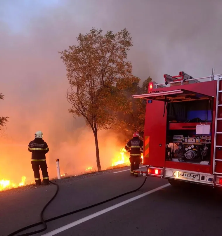 Slovenski vatrogasci objavili dramatične fotografije s požarišta: Vatrena stihija ne jenjava