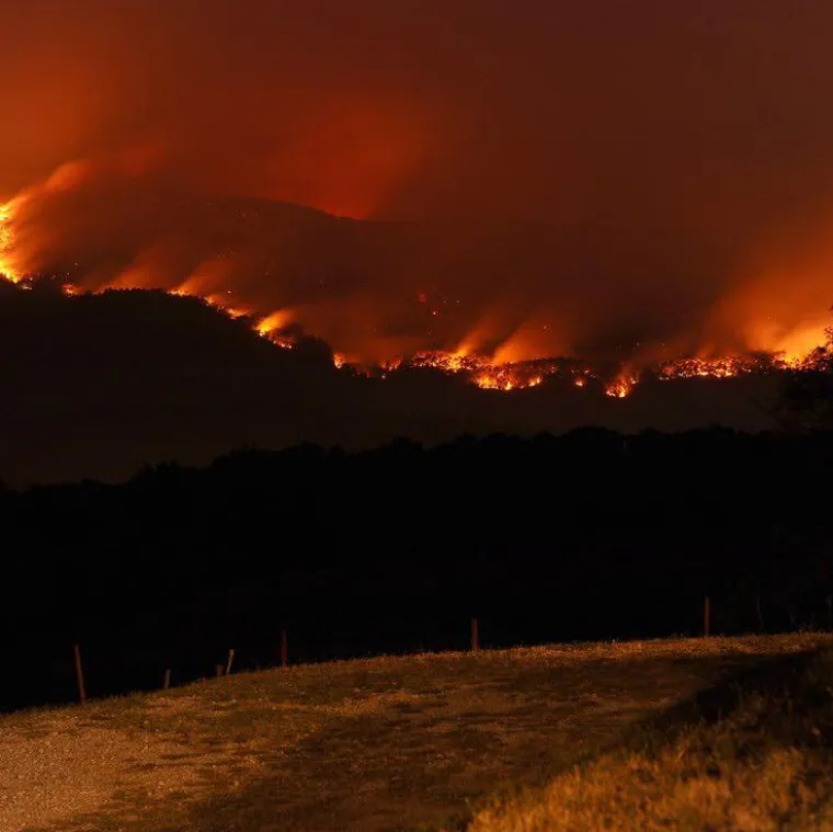 Slovenski vatrogasci objavili dramatične fotografije s požarišta: Vatrena stihija ne jenjava
