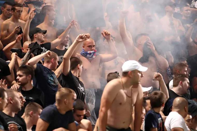 Jeziva slika snimljena na utakmici Dinama. Pogledajte s kakvom je zastra&scaron;ujućom maskom do&scaron;ao BBB-ovac