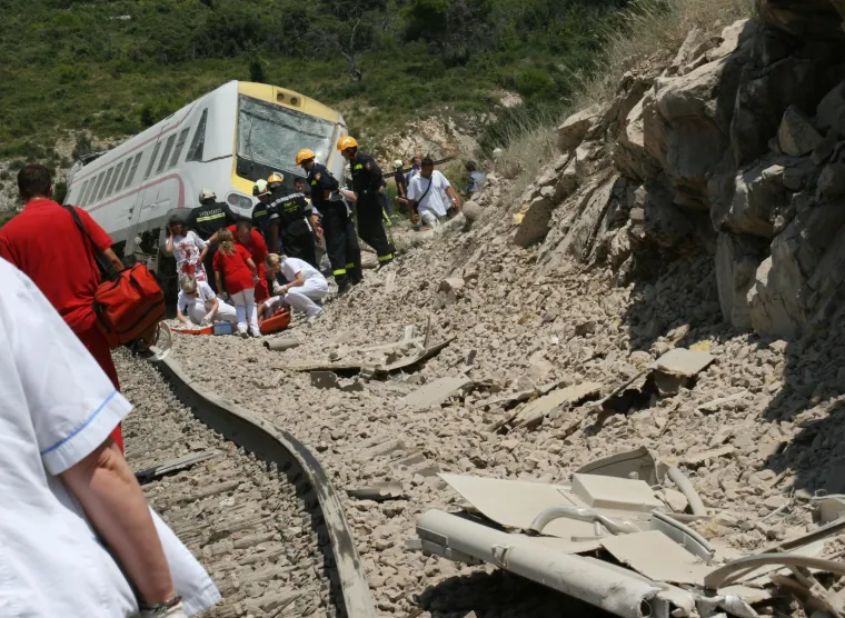Vlak je krenuo iz Zagreba put Splita,  no odjednom je krenuo naglo ubrzavati i tresti se...: Ugasilo se &scaron;est života