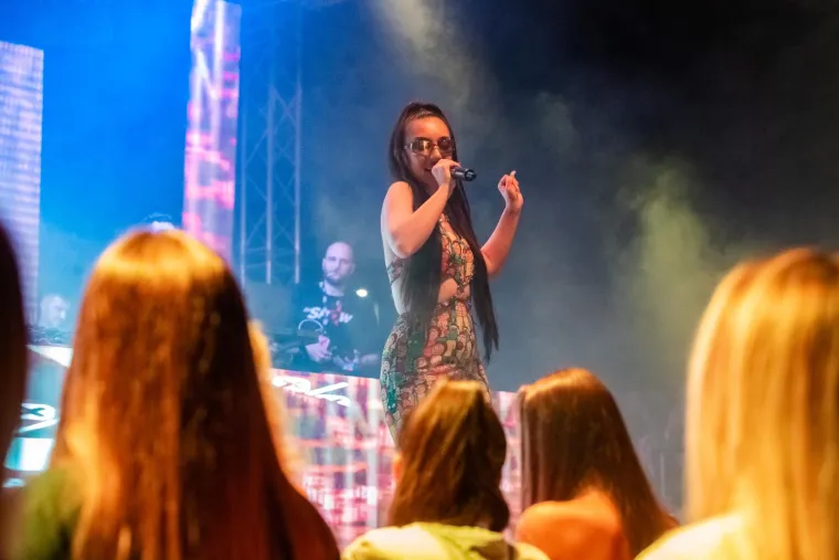 Ove ljepotice sa Zrća totalno su hot: Pogledajte sve tajne koje krije jedna vrela noć na partiju