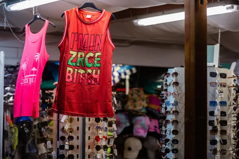 Ove ljepotice sa Zrća totalno su hot: Pogledajte sve tajne koje krije jedna vrela noć na partiju