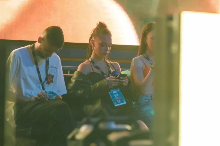 Ove ljepotice sa Zrća totalno su hot: Pogledajte sve tajne koje krije jedna vrela noć na partiju