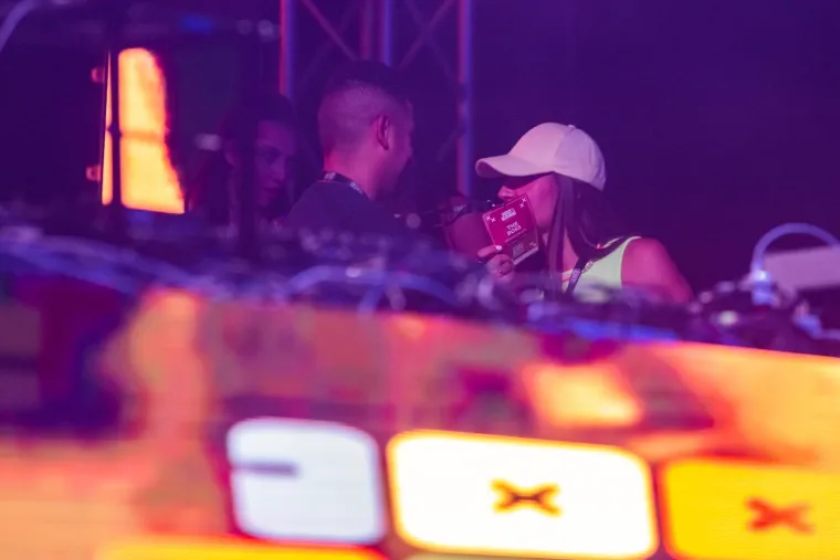 Ove ljepotice sa Zrća totalno su hot: Pogledajte sve tajne koje krije jedna vrela noć na partiju