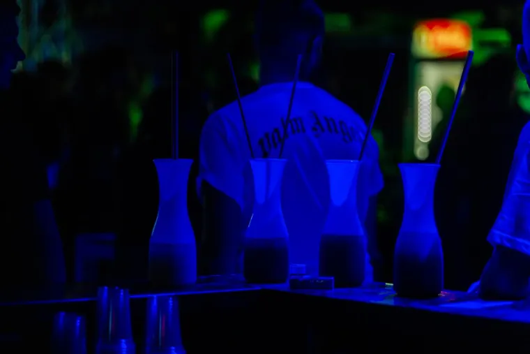 Ove ljepotice sa Zrća totalno su hot: Pogledajte sve tajne koje krije jedna vrela noć na partiju