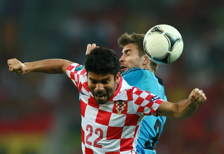 Europsko prvenstvo 2012 (domaći dres) - Vatreni su ponovno ostali bez drugog kruga, s natjecanja su eliminirani iz skupine u kojoj su jo&scaron; bili &Scaron;panjolska, Italija i Irska.