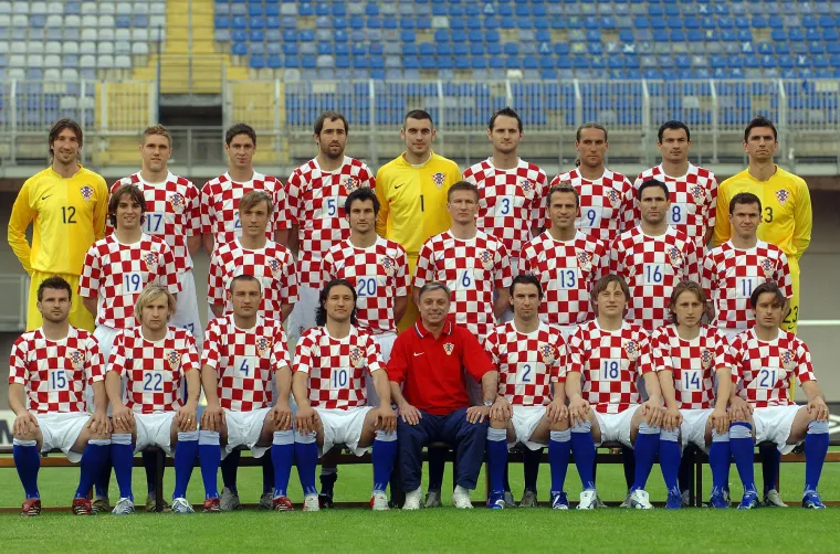 Svjetsko prvenstvo 2006 (domaći dres) - U zadnjem kolu skupine protiv Australije Vatreni su imali sve u svojim rukama za prolaz, no podbacili su. Nisu uspjeli izboriti prolazak skupine u kojoj su jo&scaron; bili Brazil i Japan.