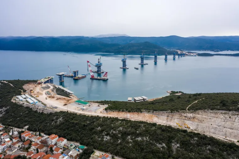 Lopata po lopata... Pogledajte kako je tekla gradnja velebnog mosta koji je spojio Hrvatsku
