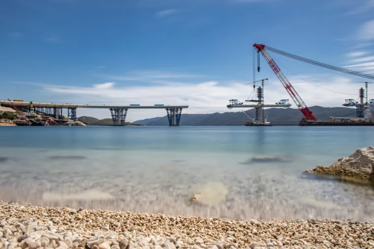Lopata po lopata... Pogledajte kako je tekla gradnja velebnog mosta koji je spojio Hrvatsku